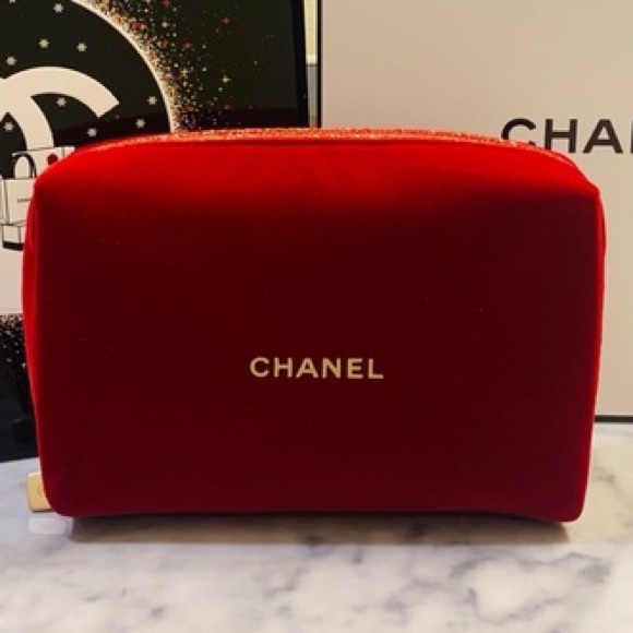 Chanel velvet pouch - Picture 2 of 10